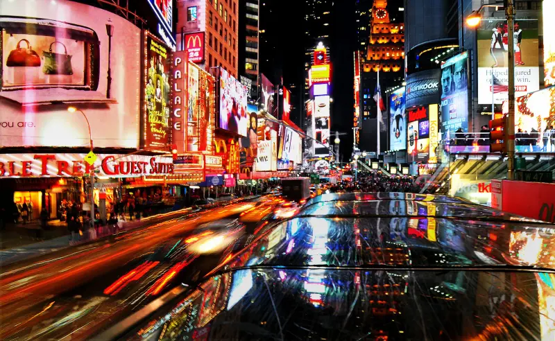 Times Square de noche, viaje a Estados Unidos